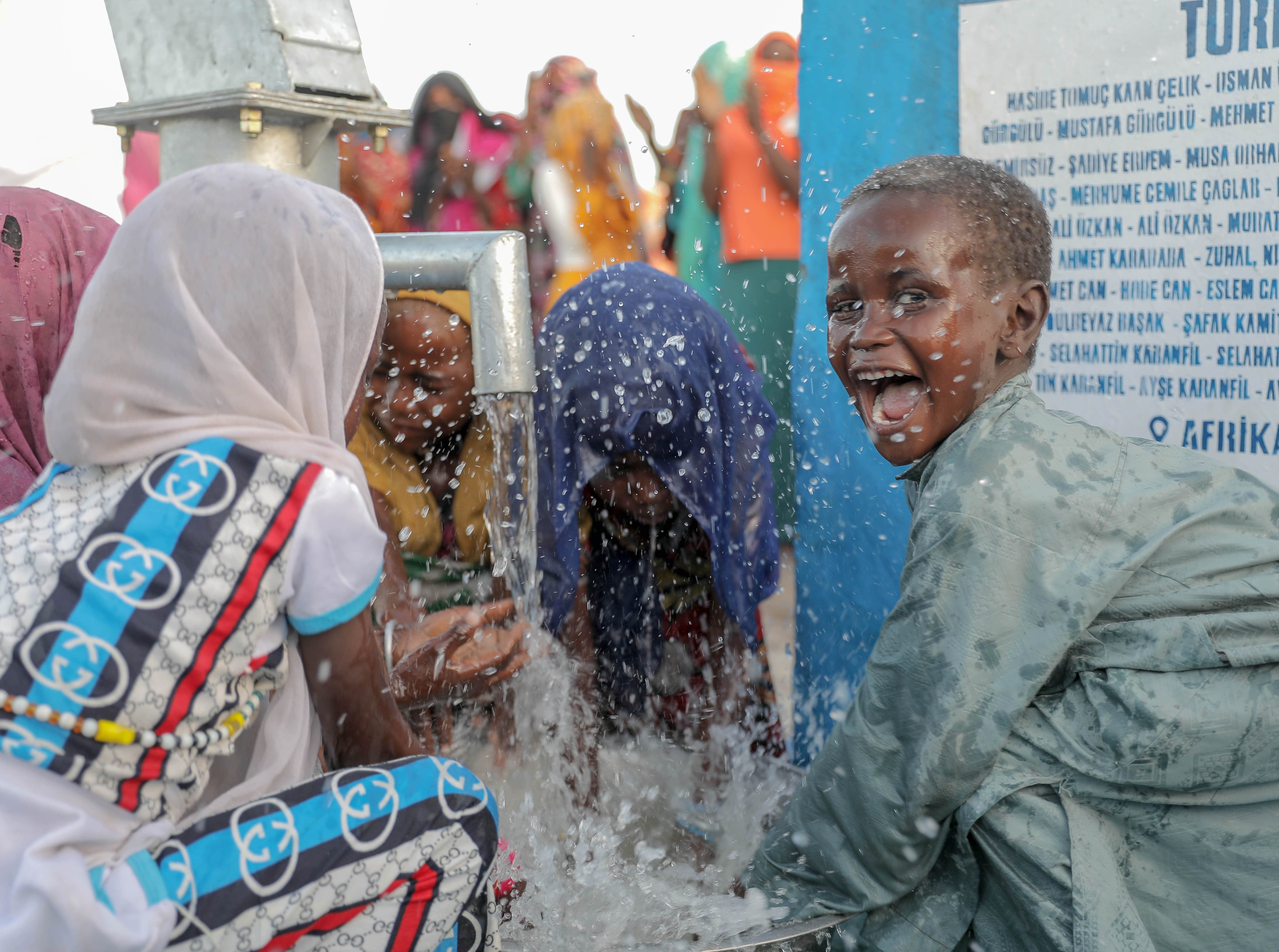 Su Kuyusu Afrika Tam